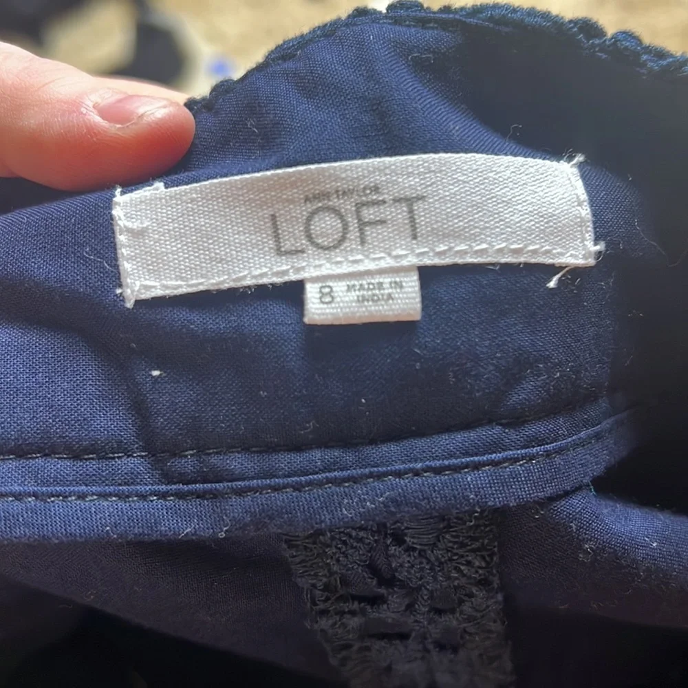 Loft size 8 navy lace shorts - Picture 3 of 4